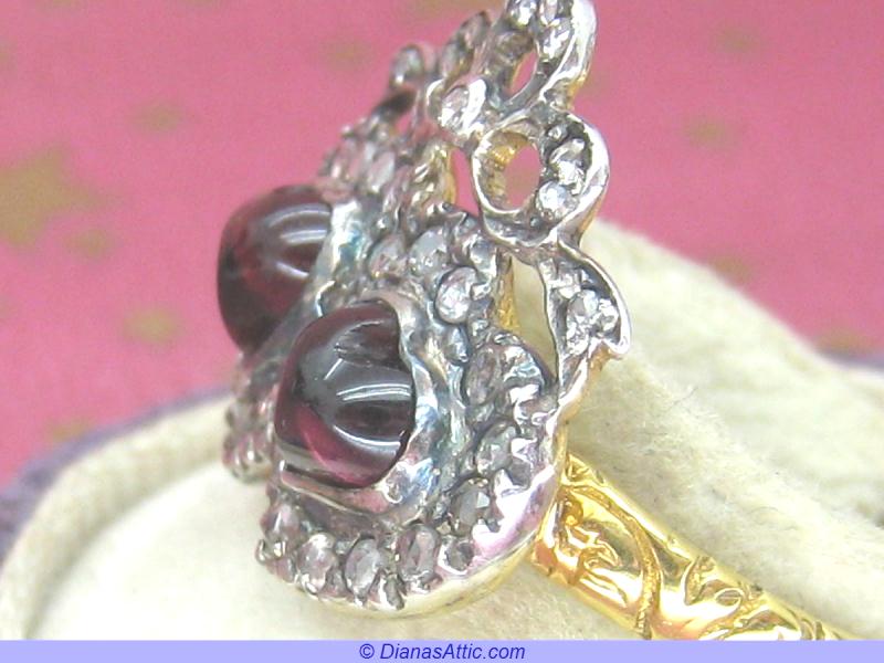 VINTAGE DOUBLE HEART DIAMOND & GARNET 15ct GOLD RING  